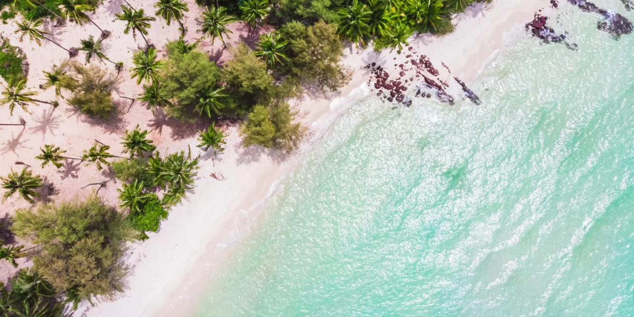 Pantai Melasti Ungasan: Pesona Keindahan Pantai dan Spiritualitas Bali