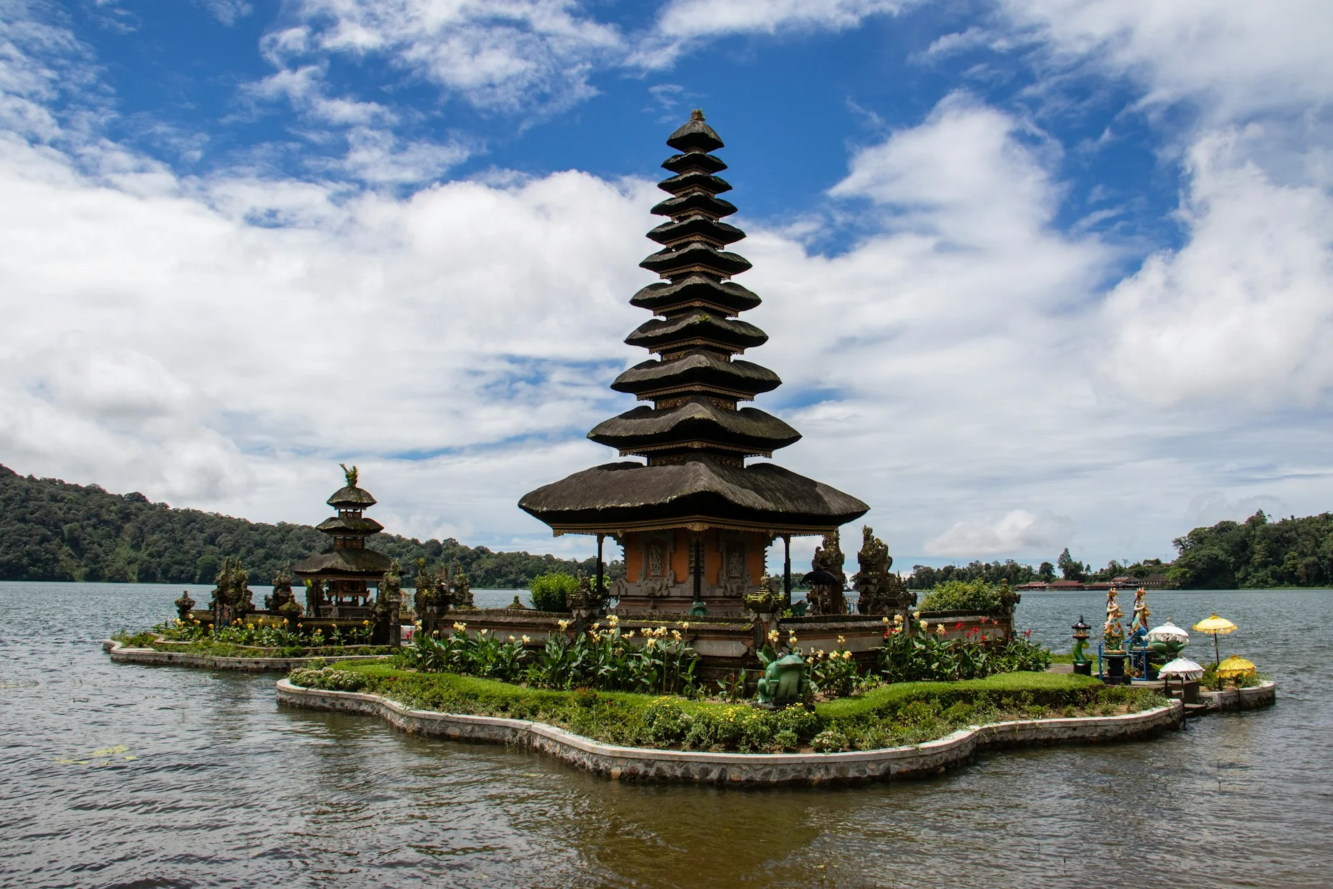 melasti ceremony, a cleansing ritual before Nyepi