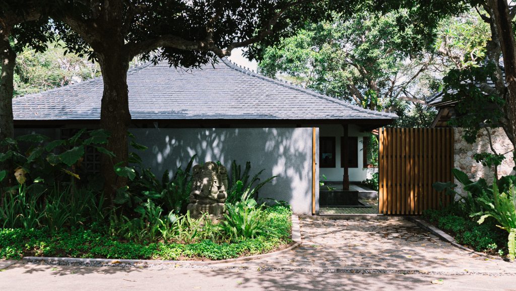 Leasehold luxury villa in Jimbaran offering long-term ownership option for foreign investors